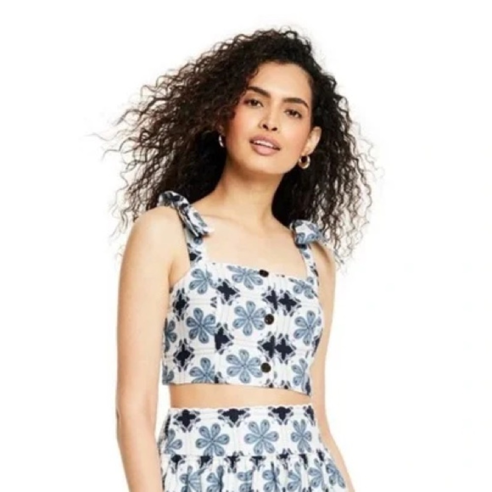 Floral Blue and White Women's Top